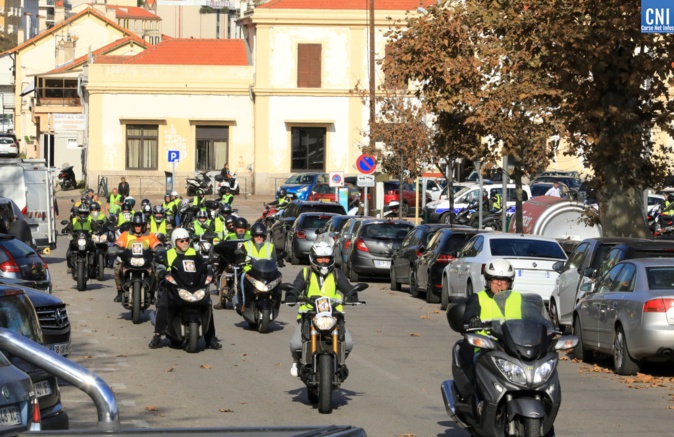 Les motards en nombre dans le centre-ville d'Ajaccio (Photo MLichel Luccioni)