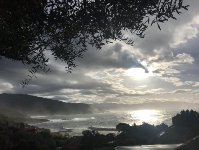 La photo du jour : Molendinu vu de Carghjese au petit matin La photo du jour : Molendinu vu de Carghjese au petit matin