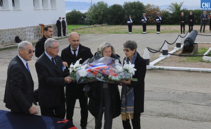 L'hommage des autorités civiles et militaires et des familles des disparus (Photo Michel Luccioni)