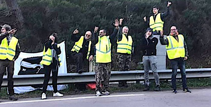 La pétition "Espoir pour la Corse" recueille 4 500 signatures à Porto-Vecchio La pétition "Espoir pour la Corse" recueille 4 500 signatures à Porto-Vecchio