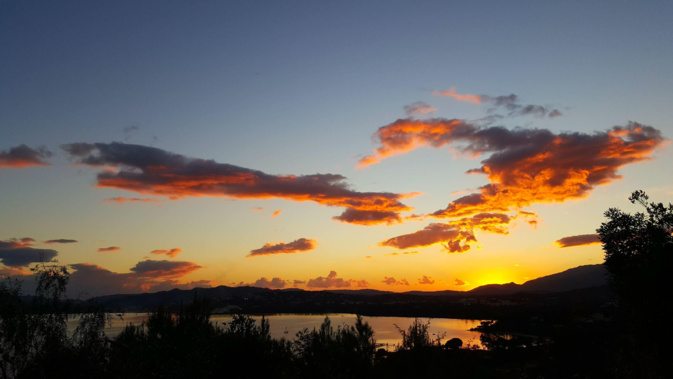 La photo du jour : Coucher de Soleil sur Porto-Vecchio La photo du jour : Coucher de Soleil sur Porto-Vecchio