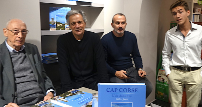 Les trois auteurs avec Henri Medori Les trois auteurs avec Henri Medori