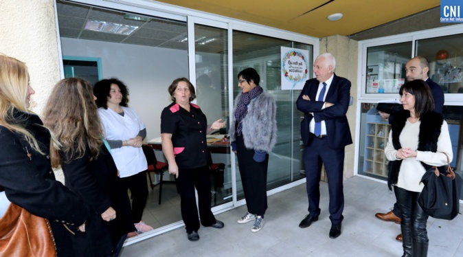 Lingua Corsa : arradicà si à a prima zitellina per un sviluppu più forte à longu andà Lingua Corsa : arradicà si à a prima zitellina per un sviluppu più forte à longu andà