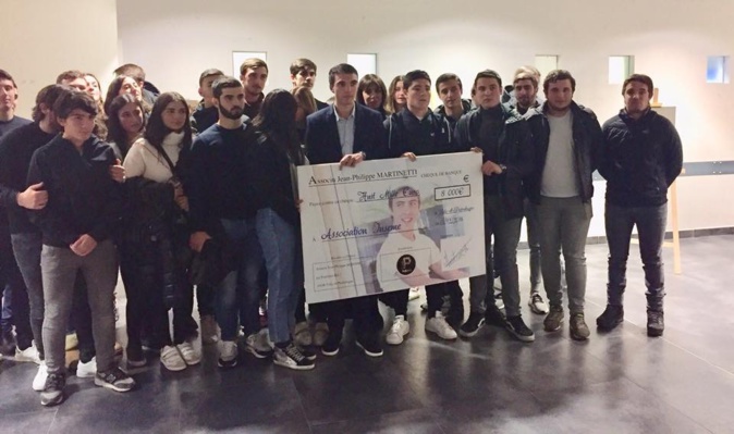 L'association Jean-Philippe Martinetti remet un chèque de 8 000€ à Inseme L'association Jean-Philippe Martinetti remet un chèque de 8 000€ à Inseme