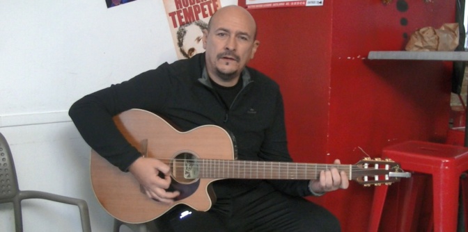 Robert Chantereau entre rock, pop, folk in lingua nustrale... au Ci SImu de Bastia Robert Chantereau entre rock, pop, folk in lingua nustrale... au Ci SImu de Bastia