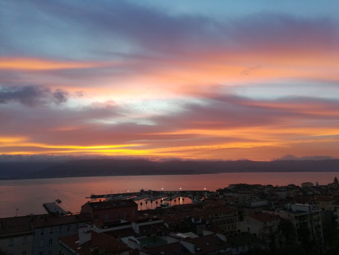 La photo du jour : Ajaccio au petit jour