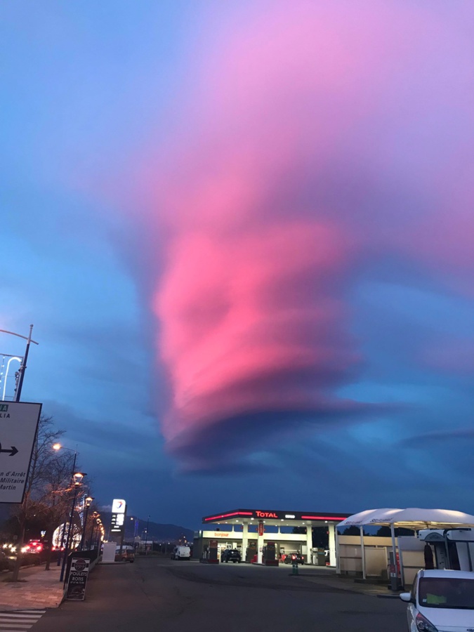 Météo : U celu hè rossu, dumane piscia o soffia…