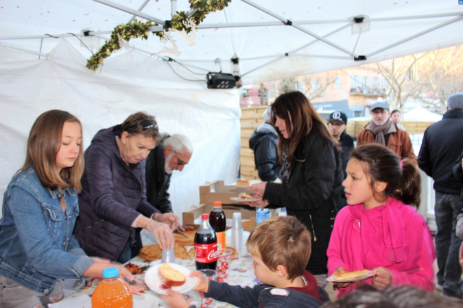 Plus de 150 personnes autour de la galette des rois lisulana Plus de 150 personnes autour de la galette des rois lisulana