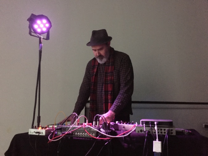 Le plasticien-musicien Vincent Epplay Le plasticien-musicien Vincent Epplay