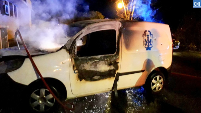 Deux véhicules de portage de repas de la ville d'Ajaccio incendiés