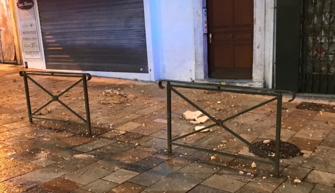 Bastia : Une partie de terrasse s'effondre au Marché Bastia : Une partie de terrasse s'effondre au Marché