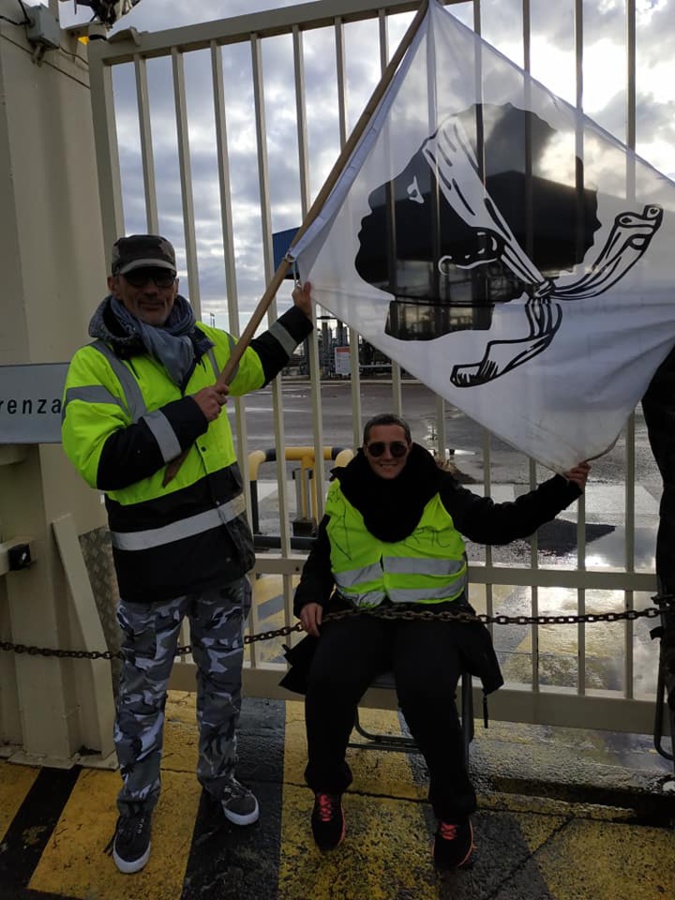 Bastia : Les Gilets jaunes s'installent devant le dépôt pétrolier de La Marana