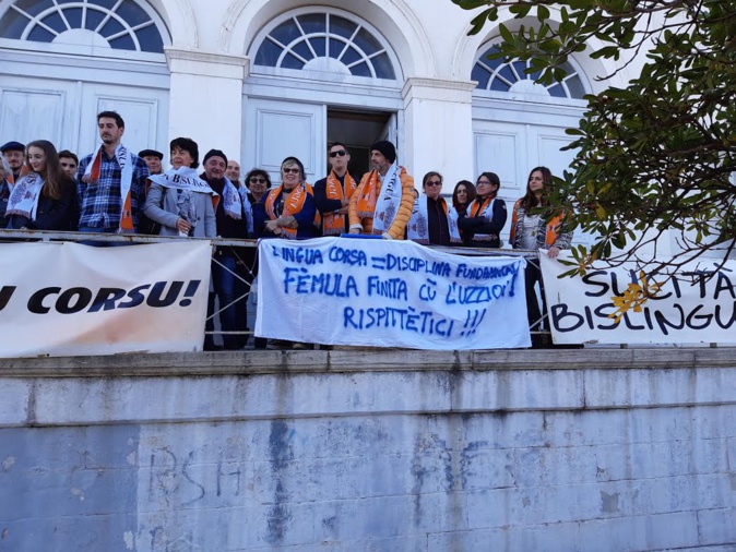 U cullettivu « Parlemu corsu » paliseghja a pusizione di Parrighji nantu à a riforma di u basciliè U cullettivu « Parlemu corsu » paliseghja a pusizione di Parrighji nantu à a riforma di u basciliè