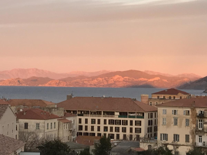 La photo du jour : Quand le Soleil descend sur les Agriate