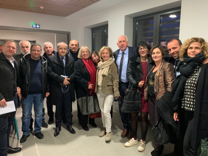 Le collège de Vico reste bloqué Le collège de Vico reste bloqué