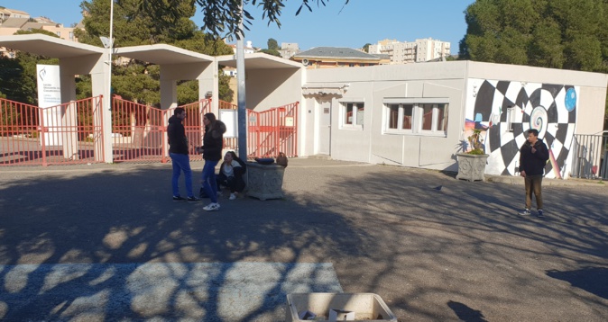 Pourquoi les lycéens et étudiants corses n'ont pas rejoint la grève pour le climat ? Pourquoi les lycéens et étudiants corses n'ont pas rejoint la grève pour le climat ?