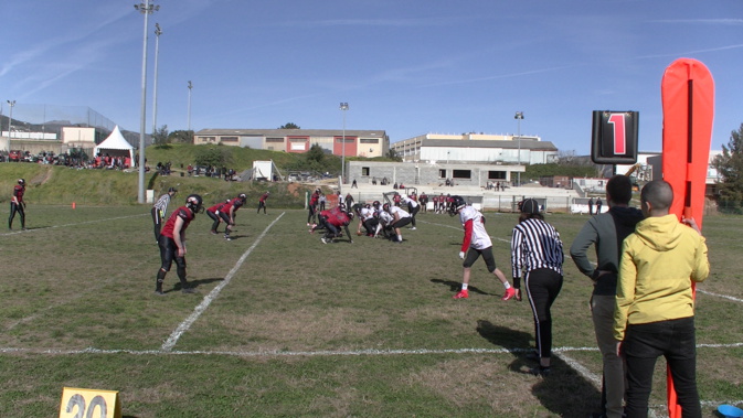 Football américain : les « Aigles rouges » niçois plus forts que les « Mohawks » bastiais Football américain : les « Aigles rouges » niçois plus forts que les « Mohawks » bastiais