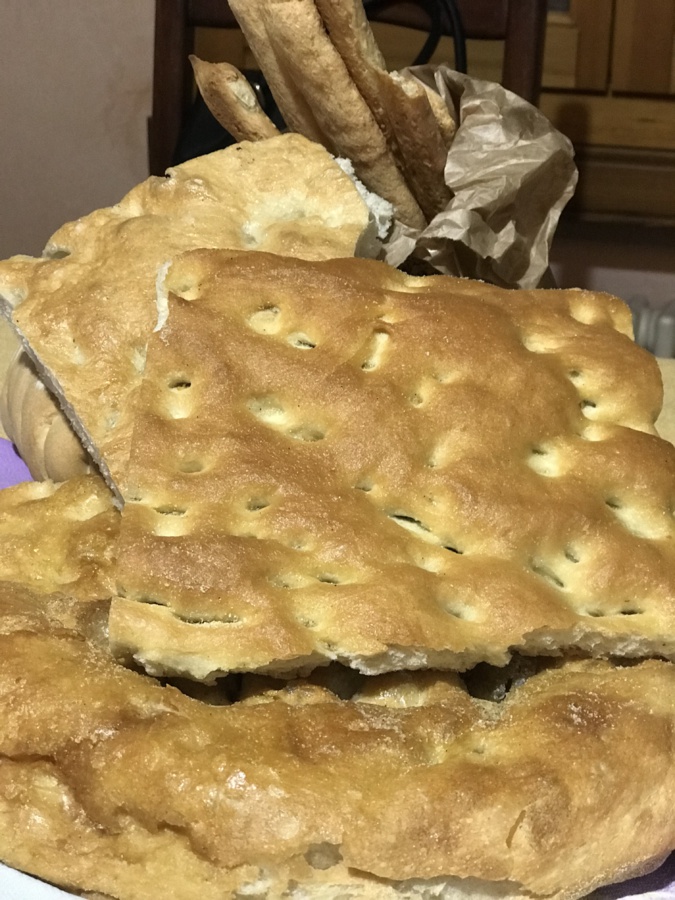 A Table : La fougasse traditionnelle à l'huile d'olive et sel de Maria A Table : La fougasse traditionnelle à l'huile d'olive et sel de Maria