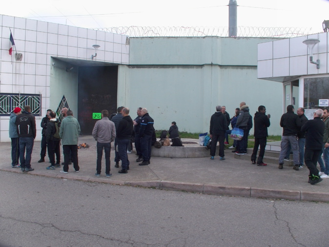 Nouveau rassemblement ce jeudi matin devant la Maison d'arrêt de Borgo Nouveau rassemblement ce jeudi matin devant la Maison d'arrêt de Borgo