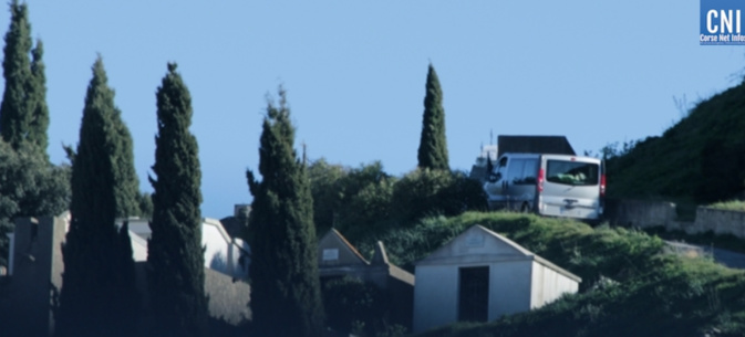 L'arrivée du fourgon mortuaire à Monticello L'arrivée du fourgon mortuaire à Monticello