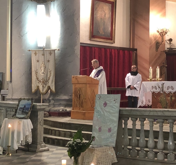 Messe à l'Ile-Rousse en mémoire de Julie Messe à l'Ile-Rousse en mémoire de Julie