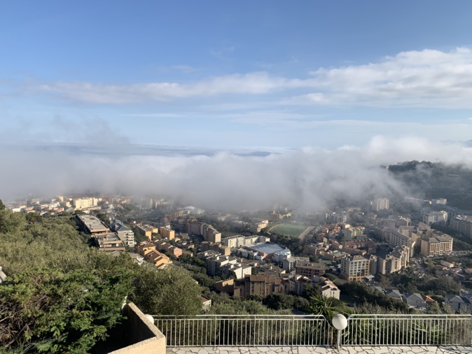 Bastia : Stratus sur la ville
