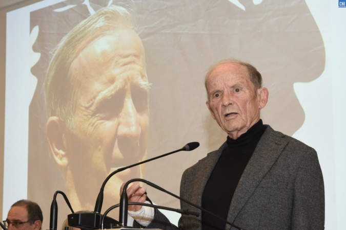 Corti : Umagiu sinceru à Edmond Simeoni Corti : Umagiu sinceru à Edmond Simeoni