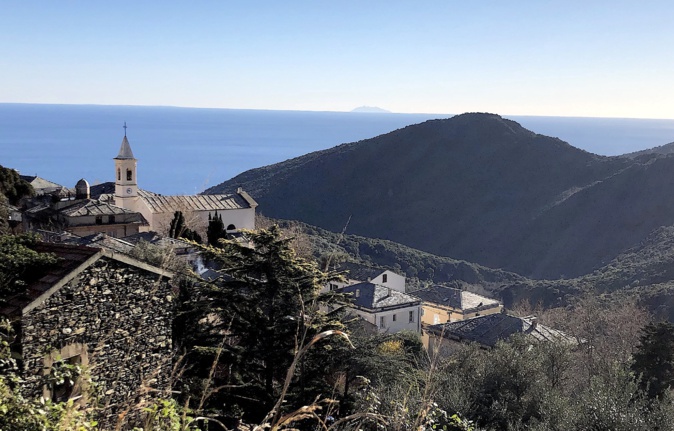La photo du jour : Figarella, balcon sur la Tyrrhénienne