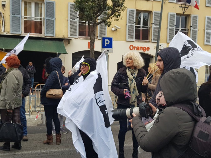 Visite présidentielle : manifestation des syndicats devant la préfecture d'Ajaccio