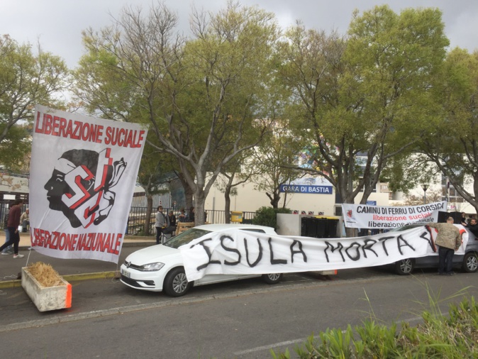 La visite de Macron en Corse : mobilisation politique et sociale à Bastia