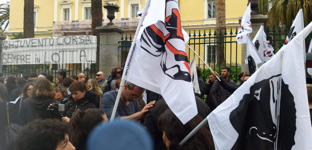Forte mobilisation devant la préfecture d’Ajaccio contre la visite d’Emmanuel Macron