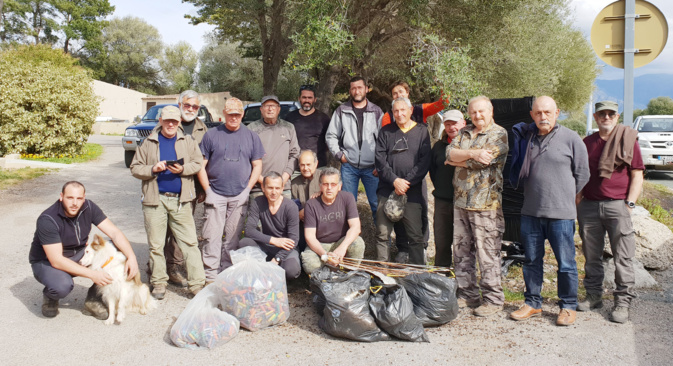 Samedi, une trentaine de chasseurs de la région ont ramassé des centaines de douilles  près de l'embouchure de l'Ostriconi.