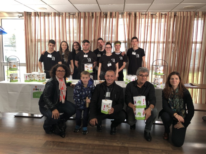 Les élèves du CFA 2A présentent leur « Boite à Miam » Les élèves du CFA 2A présentent leur « Boite à Miam »