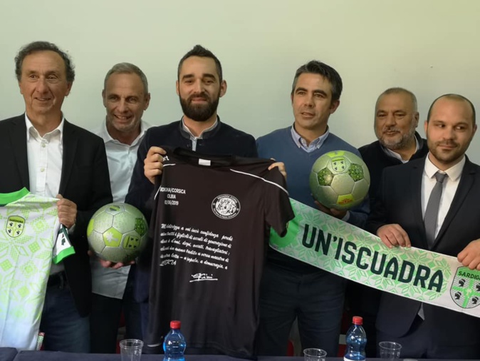 E duie delegazione presentanu u scontru internaziunale tra Corsica e Sardegna, u 2 di Ghjunghju 2019 E duie delegazione presentanu u scontru internaziunale tra Corsica e Sardegna, u 2 di Ghjunghju 2019