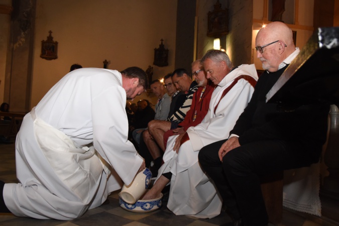 Ghjovi santu, da a cena à a Lavanda