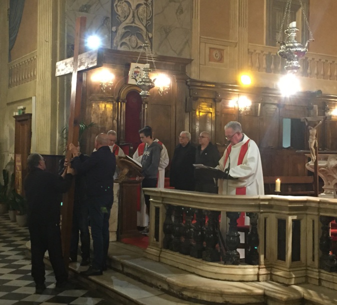 Un vendredi saint dans la ferveur et le recueillement à Ajaccio Un vendredi saint dans la ferveur et le recueillement à Ajaccio