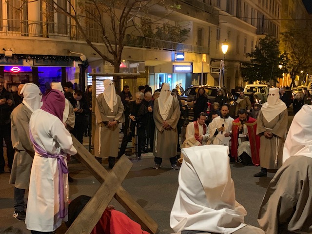 Bastia : Une foule immense au chemin de croix de Notre Dame de Lourdes