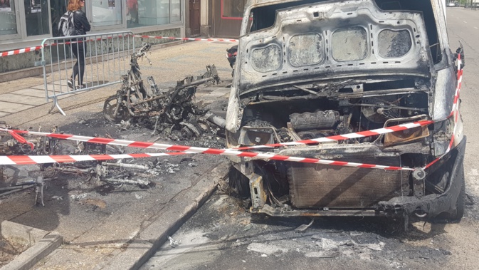 Ajaccio : Motos et véhicule brûlés Ajaccio : Motos et véhicule brûlés