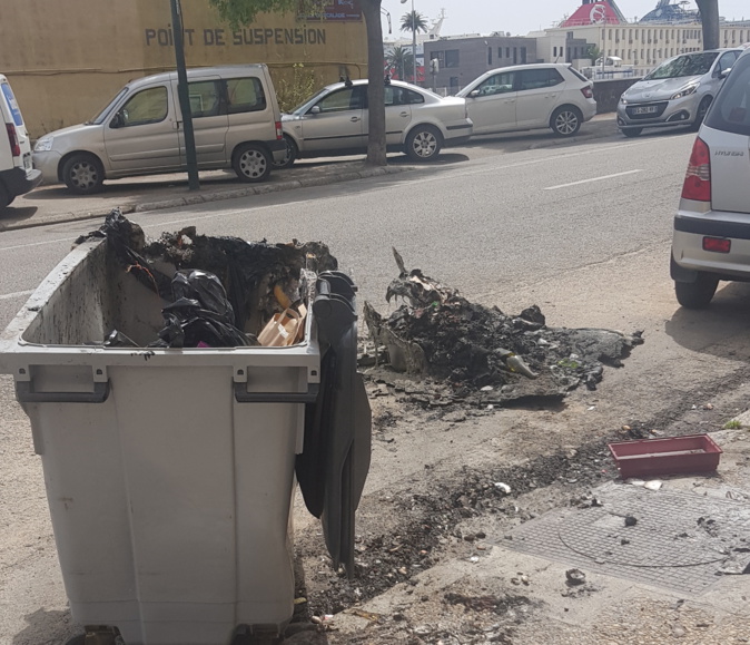 Ajaccio : Motos et véhicule brûlés Ajaccio : Motos et véhicule brûlés