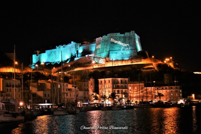 La photo du jour : Bunifazziu la nuit La photo du jour : Bunifazziu la nuit