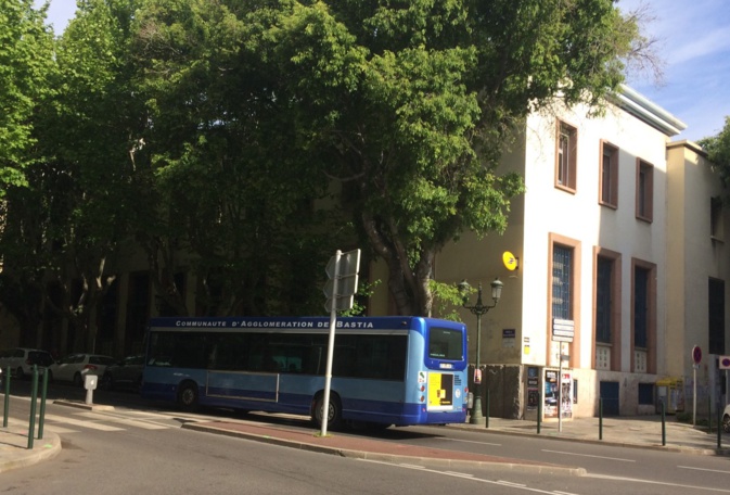 L’îlot de la Poste de Bastia : «Un simulacre de marché » pour le PCF L’îlot de la Poste de Bastia : «Un simulacre de marché » pour le PCF