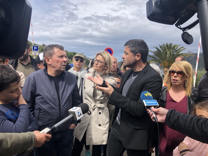 150 personnes à Galeria pour soutenir les agents du Parc Naturel Régional de la Corse 150 personnes à Galeria pour soutenir les agents du Parc Naturel Régional de la Corse