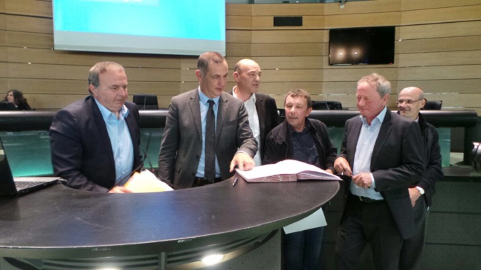 Une convention pour diminuer les "atteintes paysagères" de 40 communes de Corse