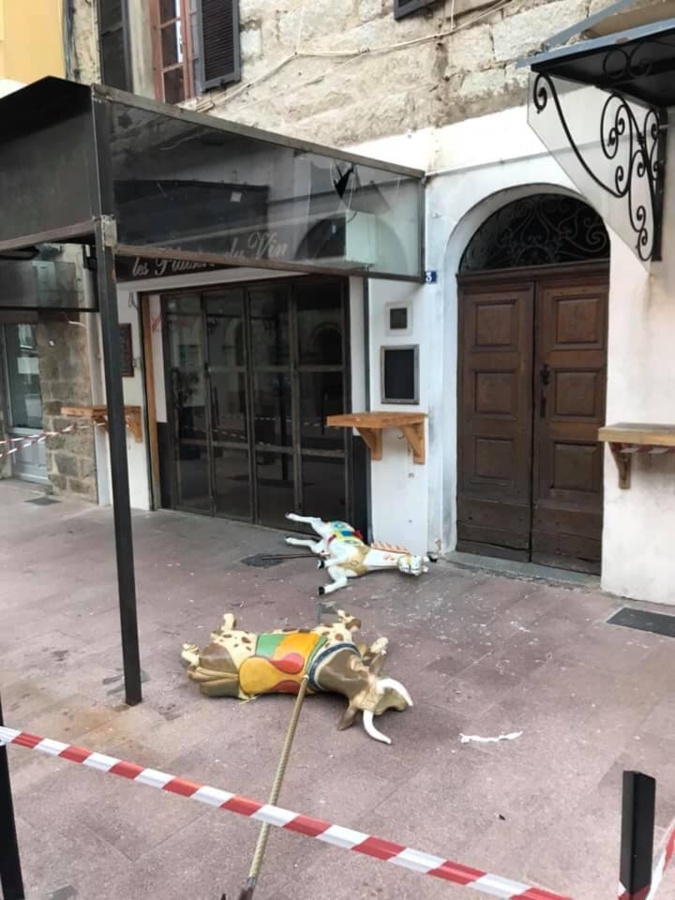 Porto-Vecchio a vécu un soir de vandalisme peu commun Porto-Vecchio a vécu un soir de vandalisme peu commun