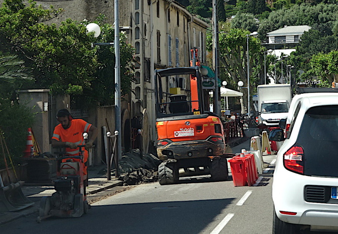 Travaux de Petra Nera : le ras-le-bol des automobilistes et du collectif des commerçants Travaux de Petra Nera : le ras-le-bol des automobilistes et du collectif des commerçants