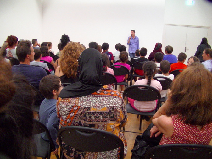 Philippe Frasseto a présenté le projet fini aux élèves et parents Philippe Frasseto a présenté le projet fini aux élèves et parents