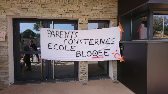 Sainte Lucie de Porto-Vecchio : les parents en colère bloquent l’école 