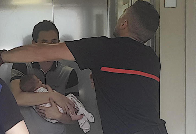 Ville-di-Pietrabugno : Coincés dans un ascenseur pendant plus d'une heure avec un bébé de un mois Ville-di-Pietrabugno : Coincés dans un ascenseur pendant plus d'une heure avec un bébé de un mois