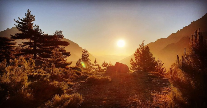 La photo du jour : lever de Soleil sur la vallée du Stranciacone