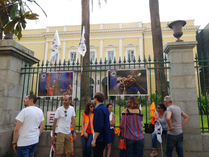Le STC de La Méridionale proteste devant la préfecture d'Ajaccio Le STC de La Méridionale proteste devant la préfecture d'Ajaccio